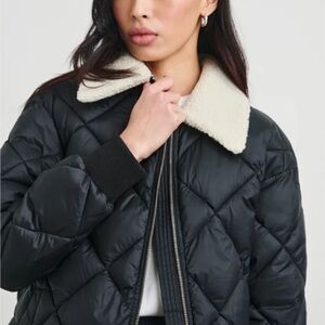 Rails Shay Black Puffer Jacket with Cream Collar Size Small